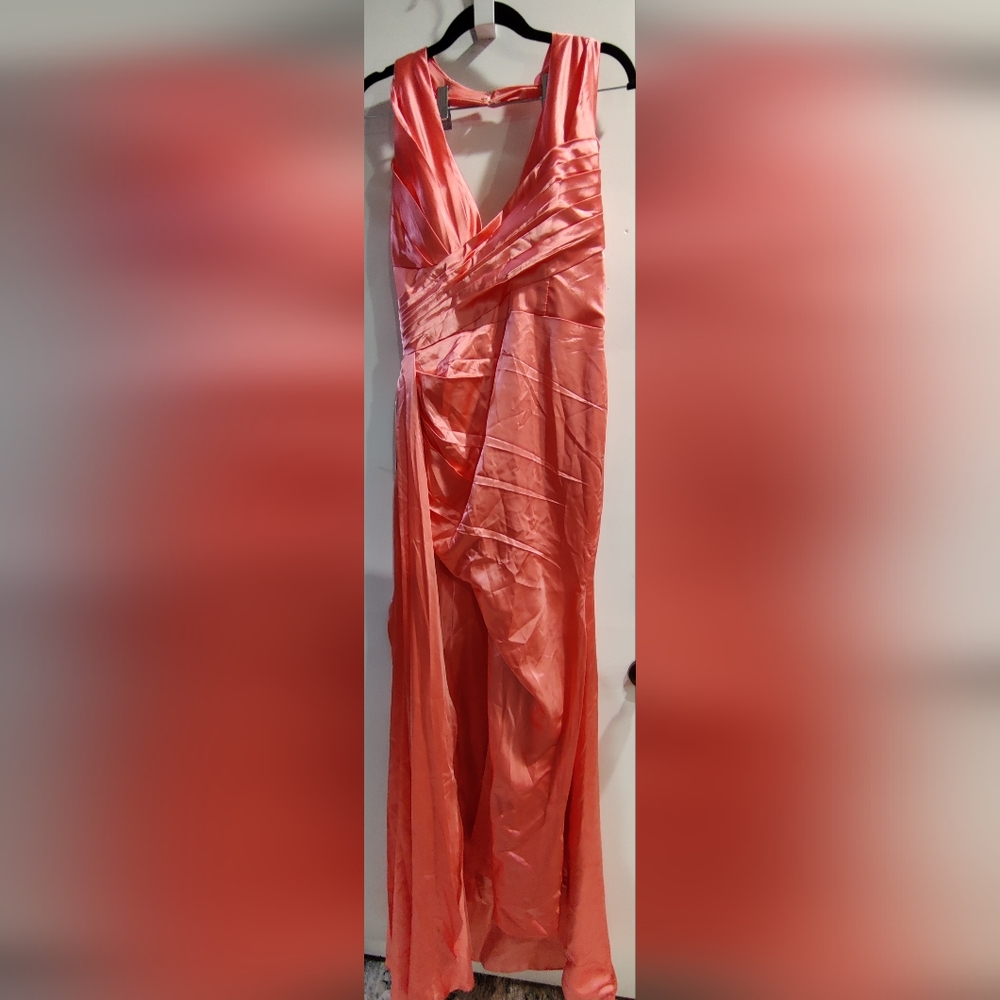Chic Backless Coral Dress